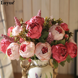Dekoracyjne kolorowe sztuczne kwiaty piwonie jak żywe artykuły florystyczne ozdobny bukiet kolor biały różowy fioletowy