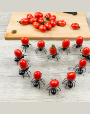 Zestaw oryginalnych widelczyków do przekąsek czarne wzór mrówki na przyjęcie modne akcesoria na stół