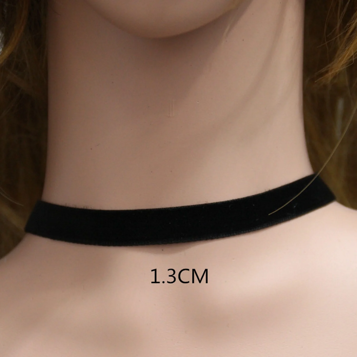 Aksamitny choker w stylu gotyckim dla kobiet 1.