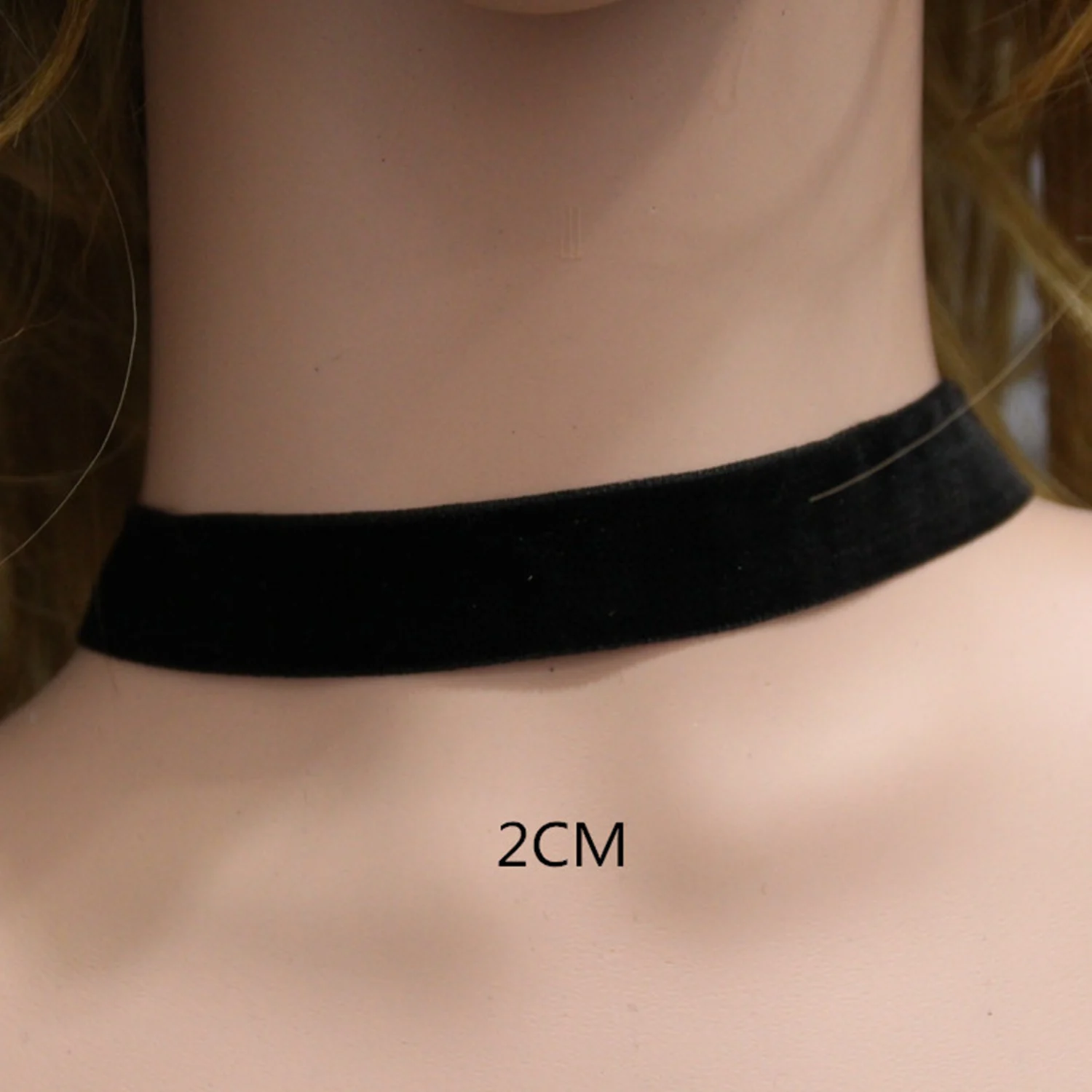 Aksamitny choker w stylu gotyckim dla kobiet 2cm