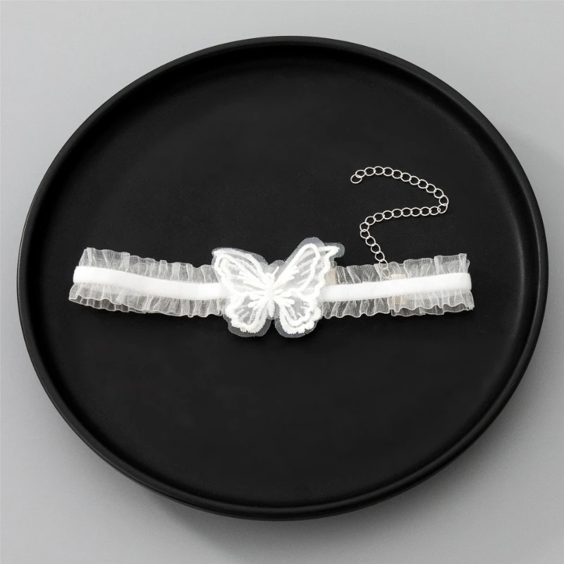 Aksamitny choker koronkowy – naszyjnik kwiatowy na szyję N0485 biały motyl