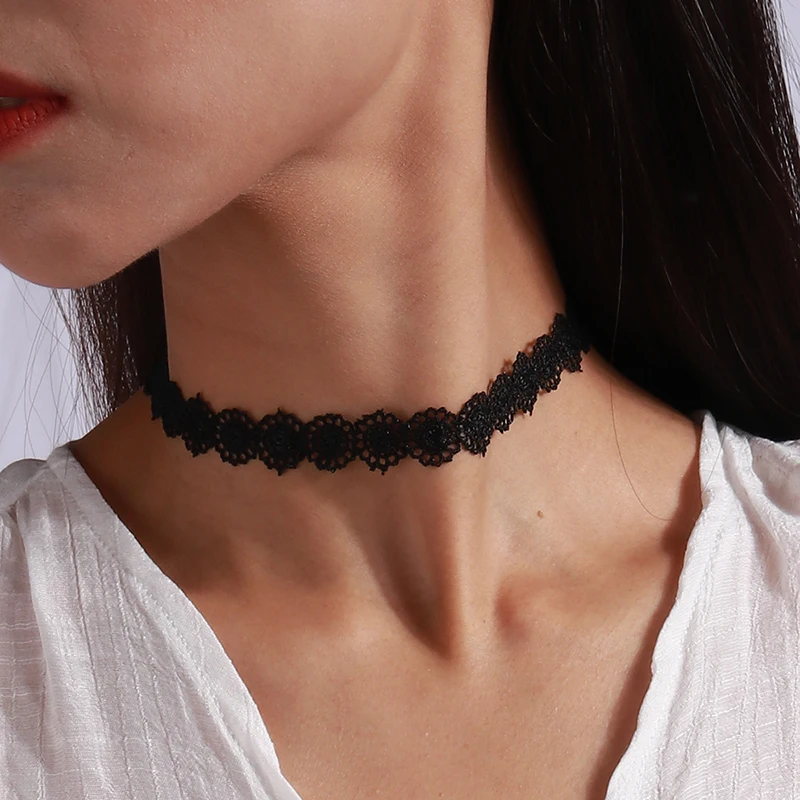 Aksamitny choker naszyjnik z sercem w stylu punk Color 1047
