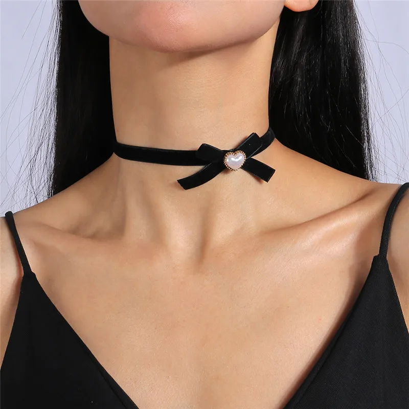 Aksamitny choker naszyjnik z sercem w stylu punk Color 1310