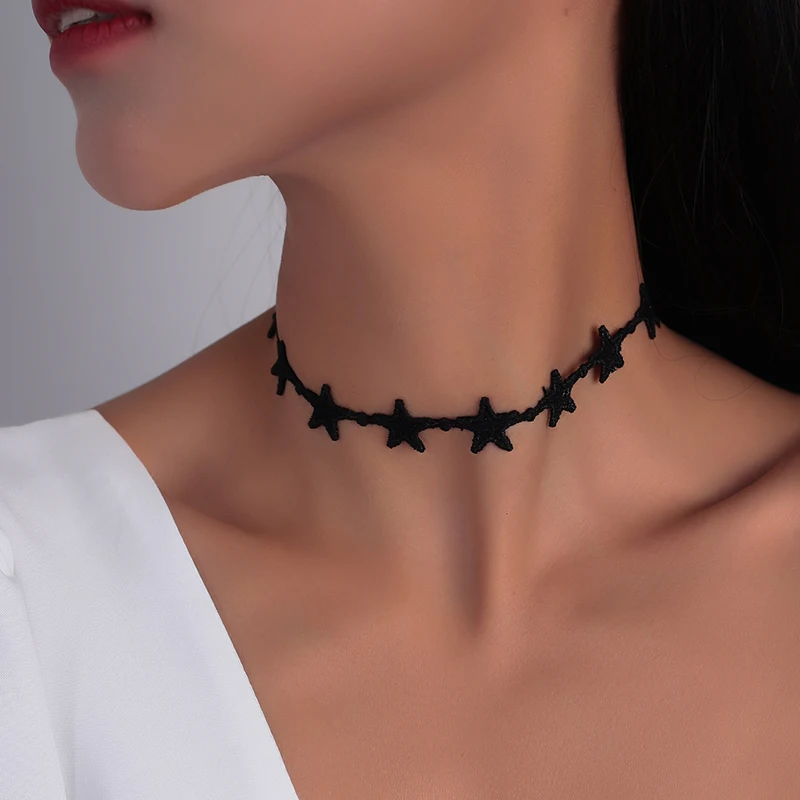 Aksamitny choker naszyjnik z sercem w stylu punk Color 815
