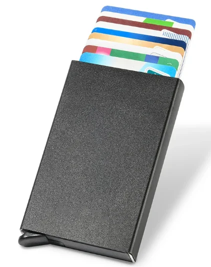 Aluminiowe etui na karty z blokadą RFID – automatyczny wysuw Czarny