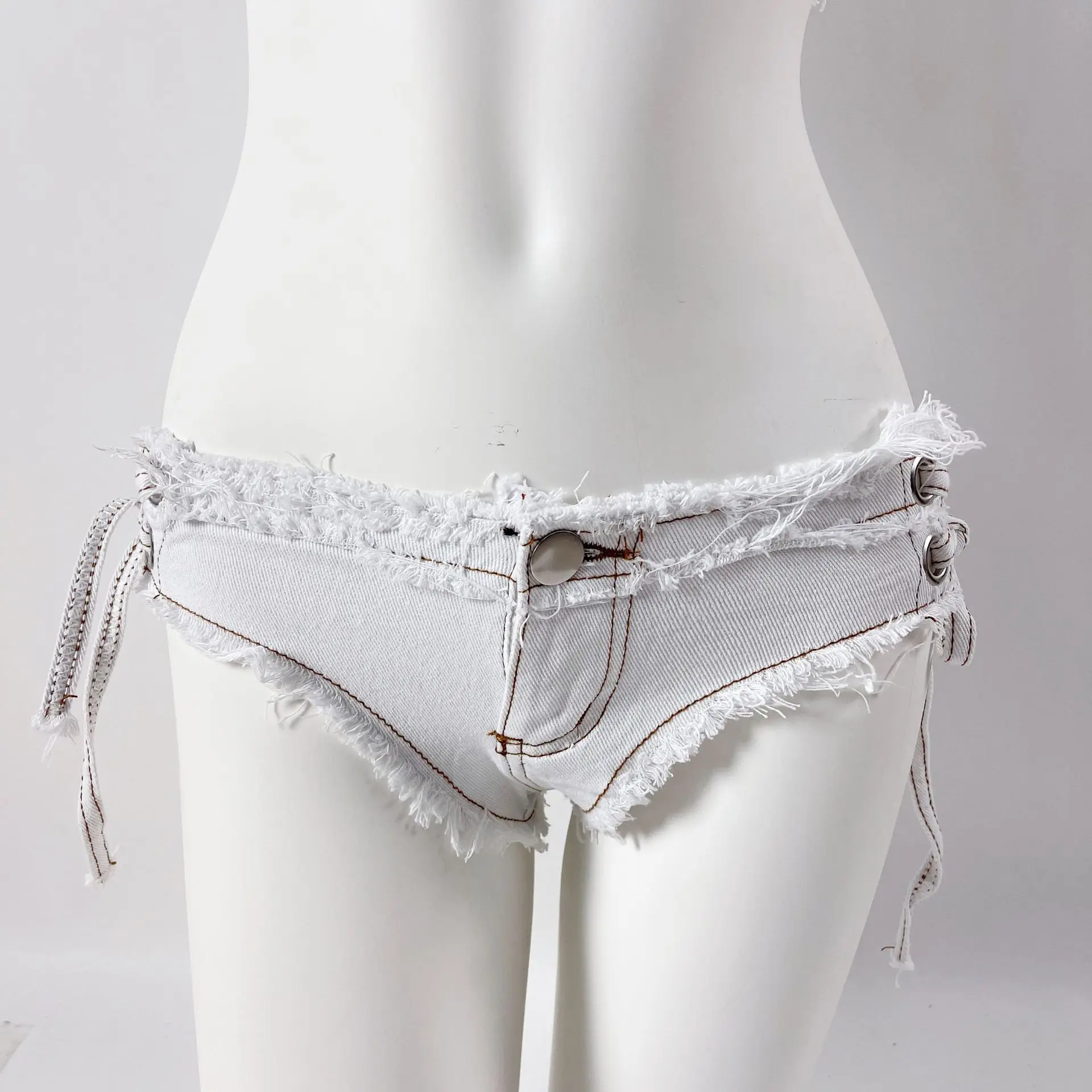 Bandażowe bikini z jeansowymi szortami plażowymi Kolba