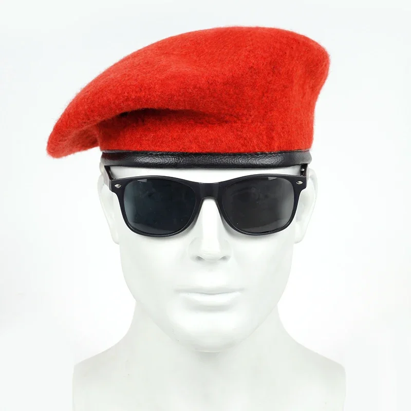 Beret damski na jesień i zimę Czerwony