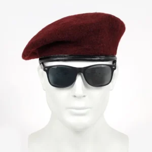 Beret damski na jesień i zimę Bordowy
