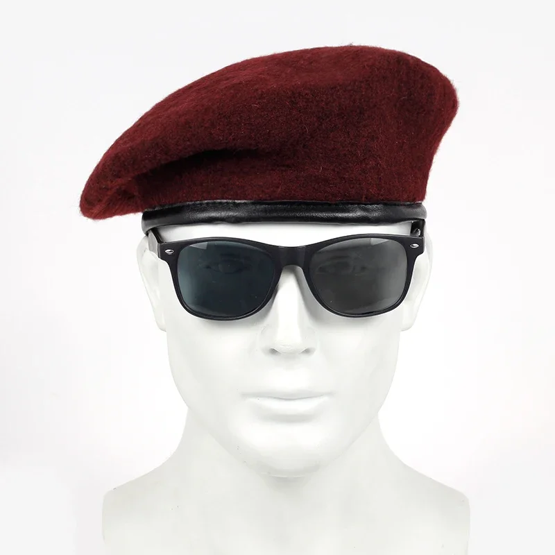 Beret damski na jesień i zimę Bordowy