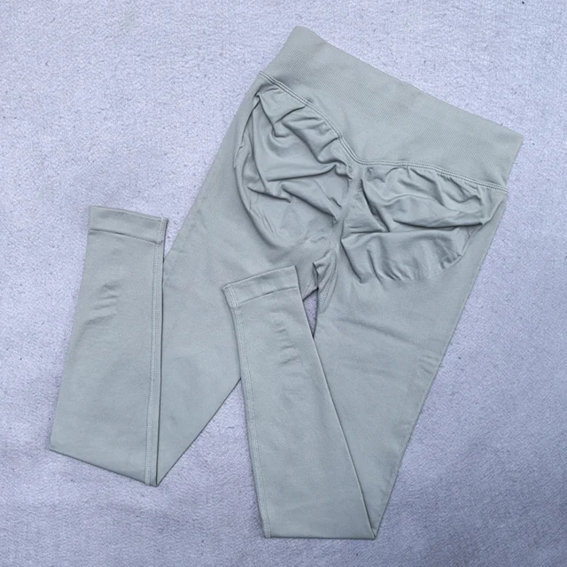 Bezszwowe legginsy do jogi modelujące pośladki Jasnoszary