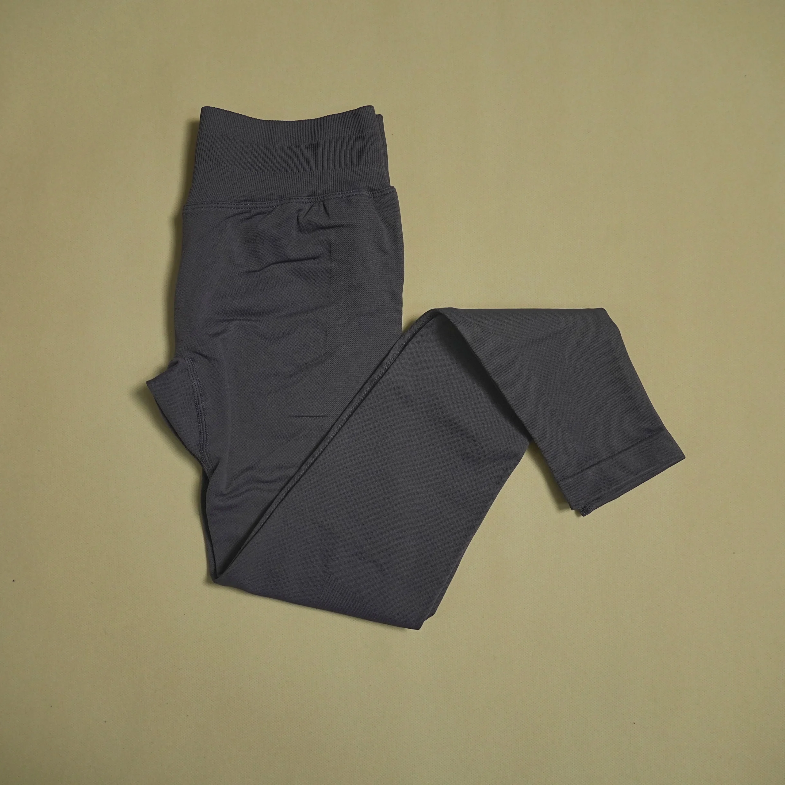 Bezszwowe legginsy do jogi i fitnessu z wysokim stanem Truffle