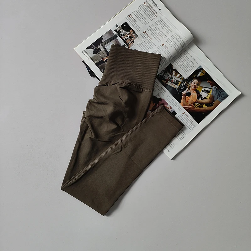 Bezszwowe legginsy do jogi z wysokim stanem push-up Kabrown