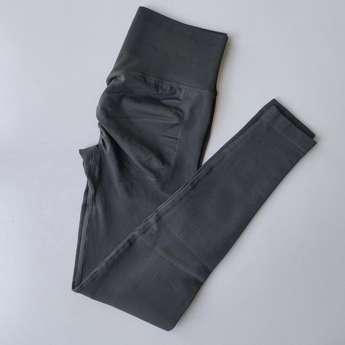 Bezszwowe legginsy z wysokim stanem, modelujące push-up Szary