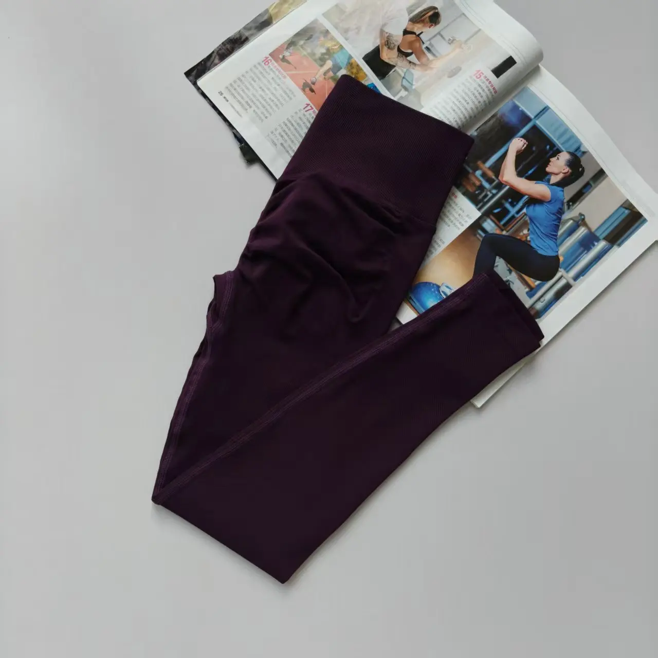 Bezszwowe legginsy z wysokim stanem unoszące pośladki Qiezi