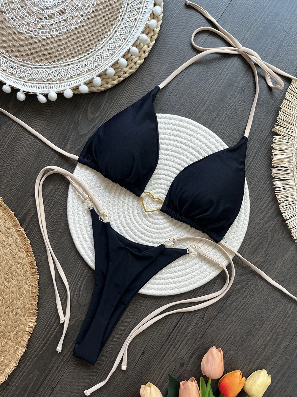 Damski strój kąpielowy bikini z wiązaniem i stringami 0041a