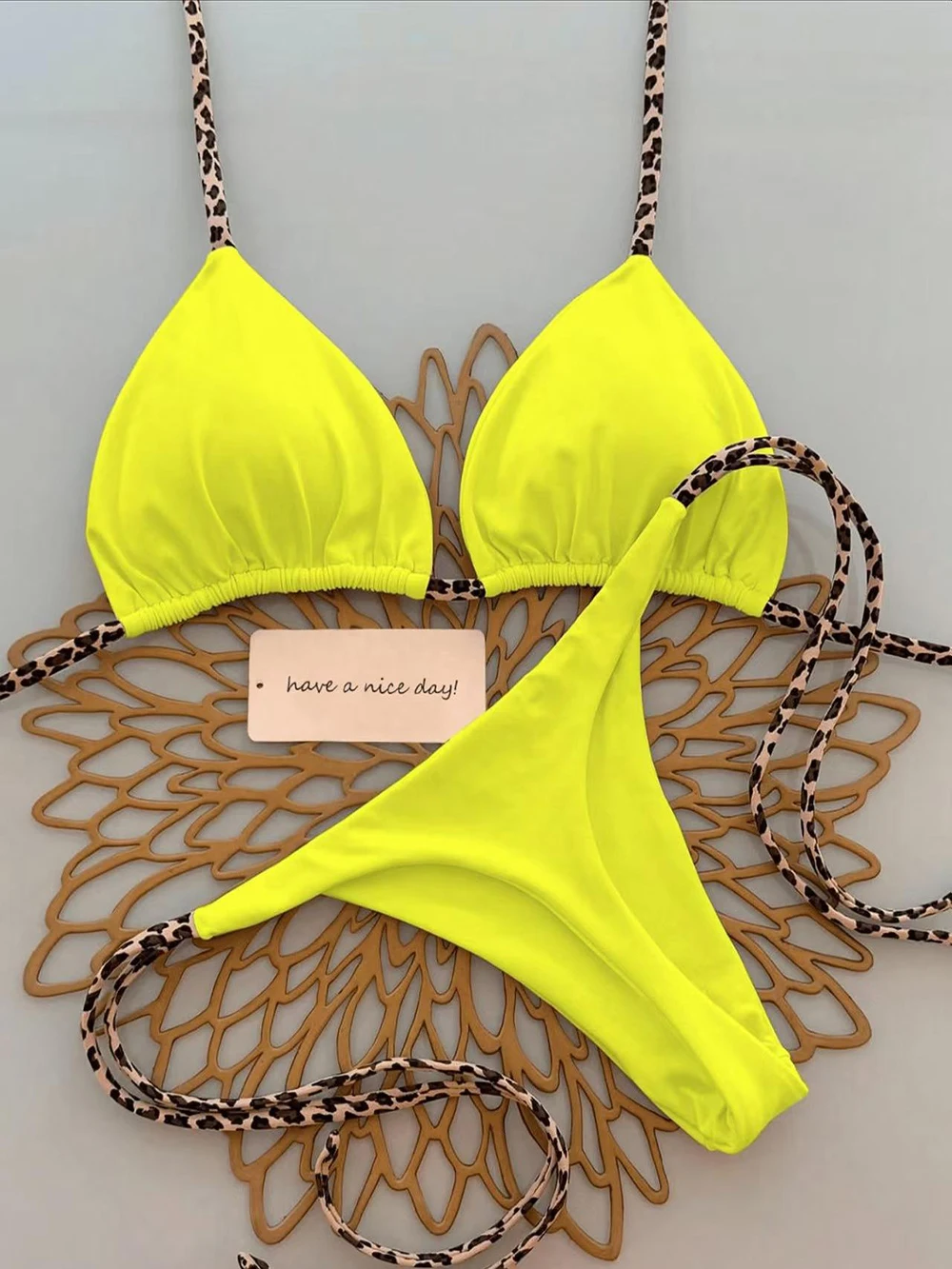 Damski strój kąpielowy bikini z wiązaniem i stringami Style i