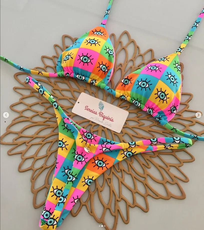 Seksowne bikini z koronkowym topem wiązanym na szyi i stringami Czarny