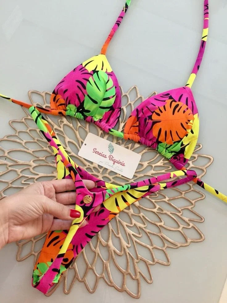 Seksowne bikini z koronkowym topem wiązanym na szyi i stringami Pomarańczowy