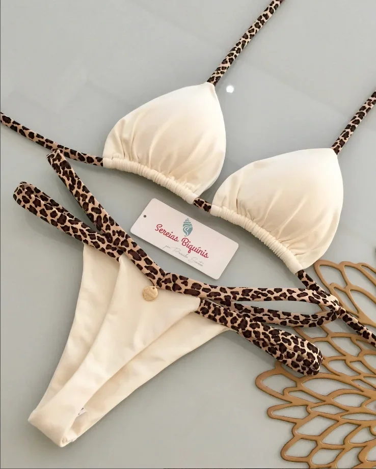 Seksowne bikini z koronkowym topem wiązanym na szyi i stringami Srebrny