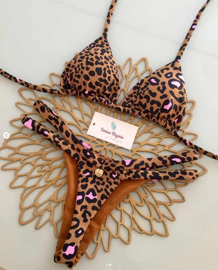 Seksowne bikini z koronkowym topem wiązanym na szyi i stringami żółty