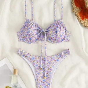 Bikini push-up z kwiatowym nadrukiem i stringami Fioletowy