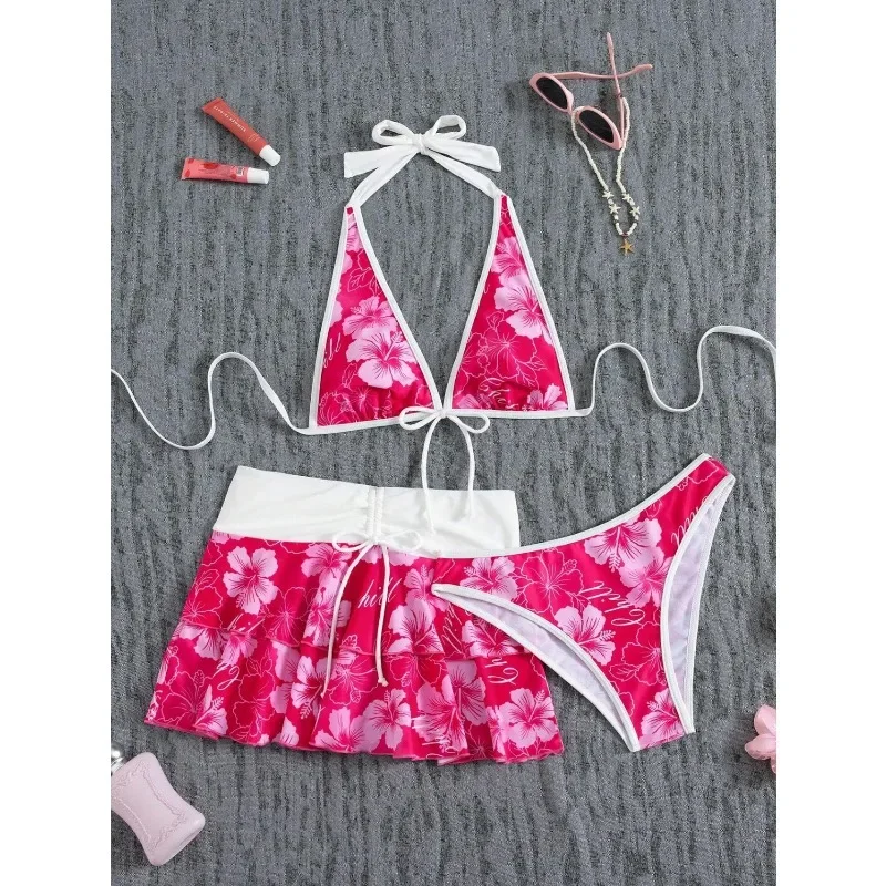 Bikini trzyczęściowe w kwiatowy wzór z spódniczką i wysokim stanem Jasny