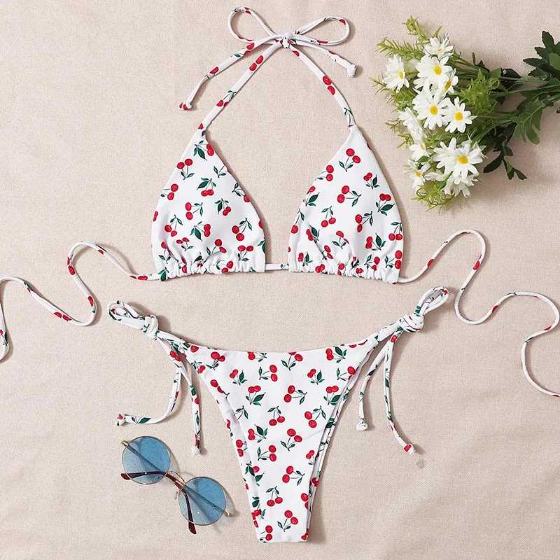 Trzyczęściowy strój kąpielowy bikini z nadrukiem wiśni i spódniczką Cherry
