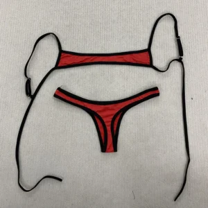 Bikini Y2K dwuczęściowe z kontrastowymi kolorami i odkrytymi plecami Czerwony