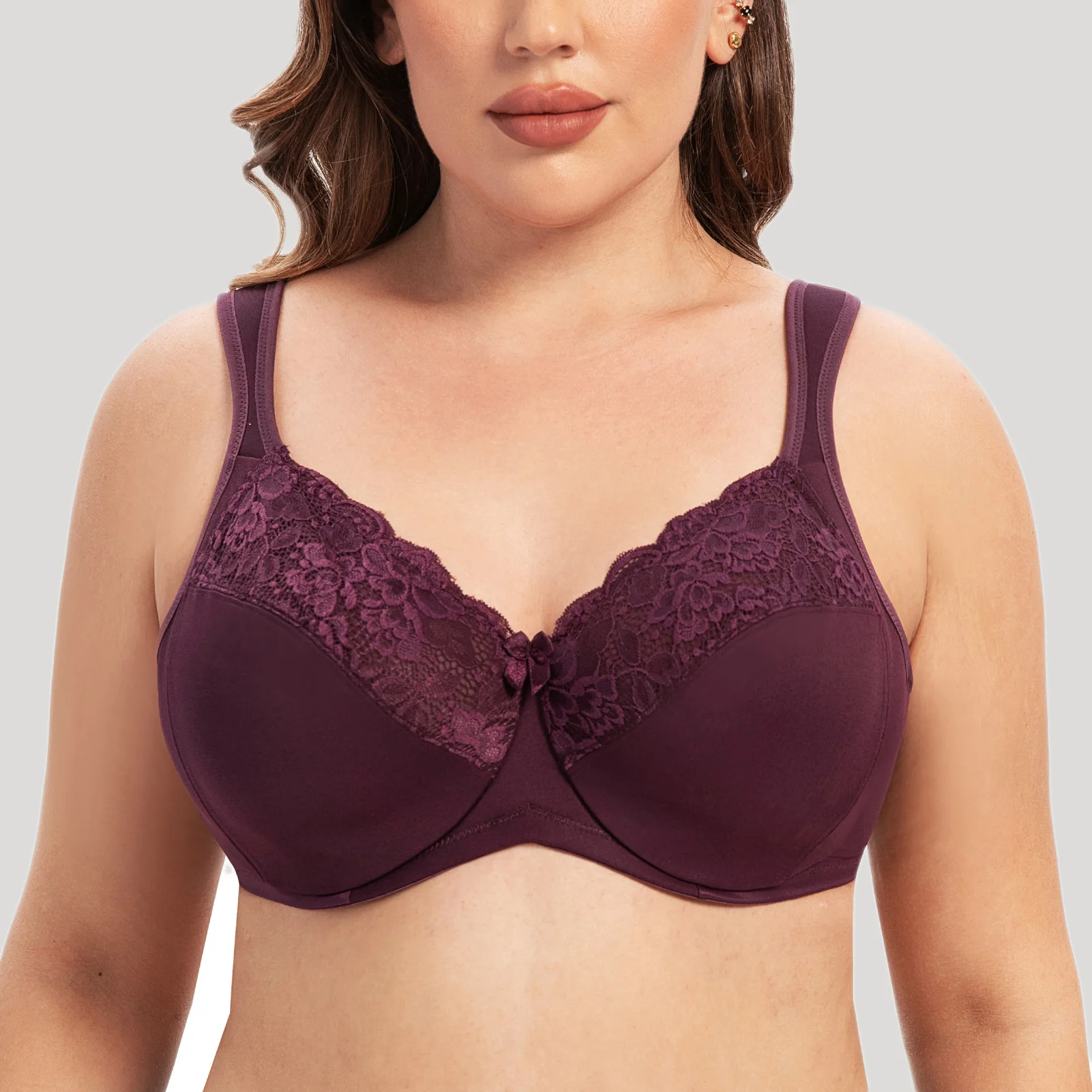 Biustonosz minimizer koronkowy z fiszbinami plus size – pełne pokrycie Lawenda