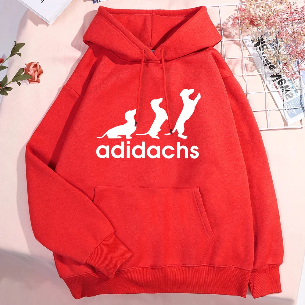 Bluza z kapturem z jamnikiem – unisex, z polarem w środku Czerwony