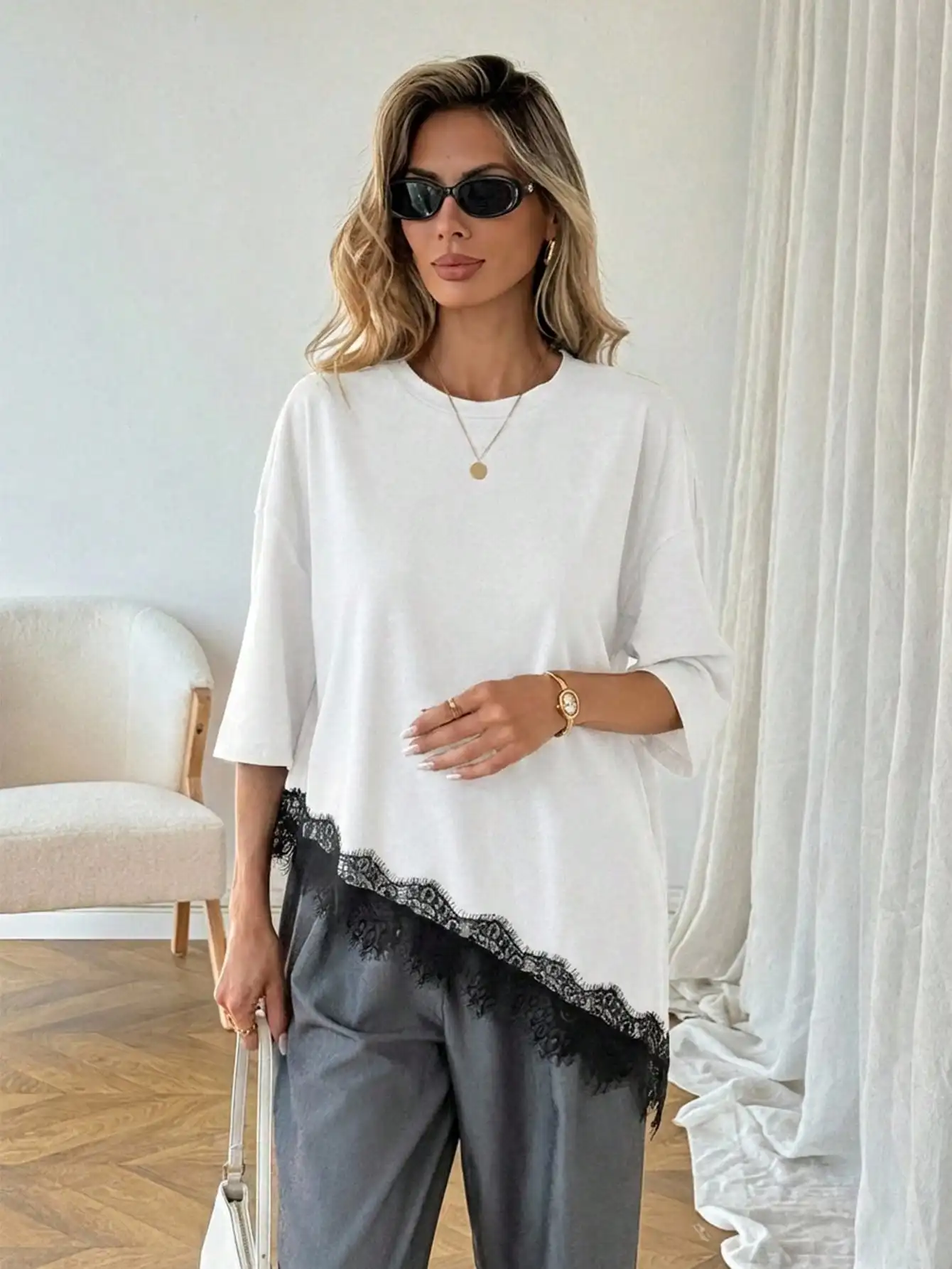 Bluzka damska oversize z falbaną i nadrukiem – na lato Mieszany kolor