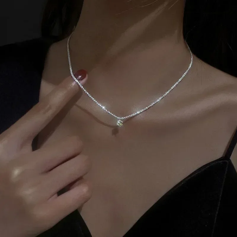Błyszczący naszyjnik choker srebrny – cienki łańcuszek na szyję 77491