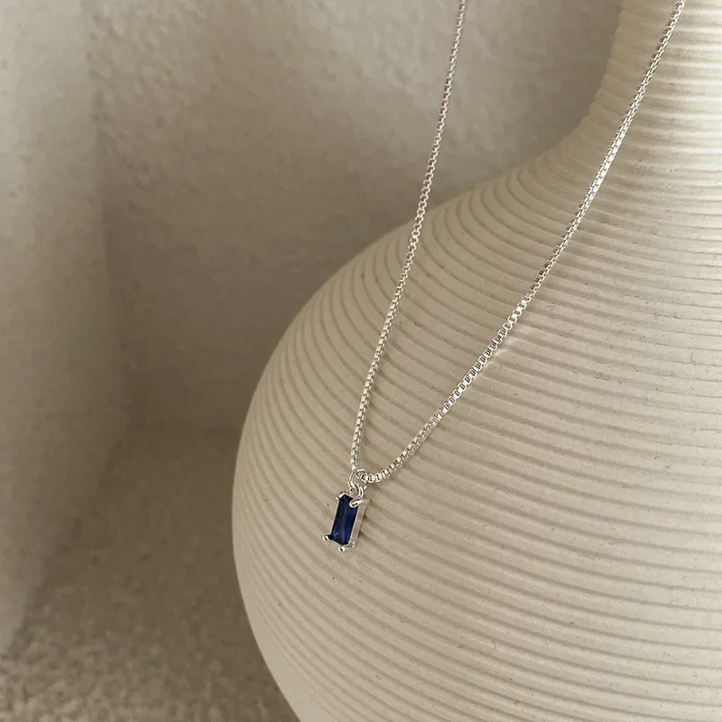 Błyszczący naszyjnik choker srebrny – cienki łańcuszek na szyję 77609