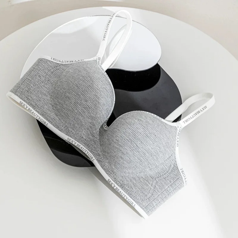 Bralette push-up z wyściółką regulowane ramiączka bez fiszbin Czarny
