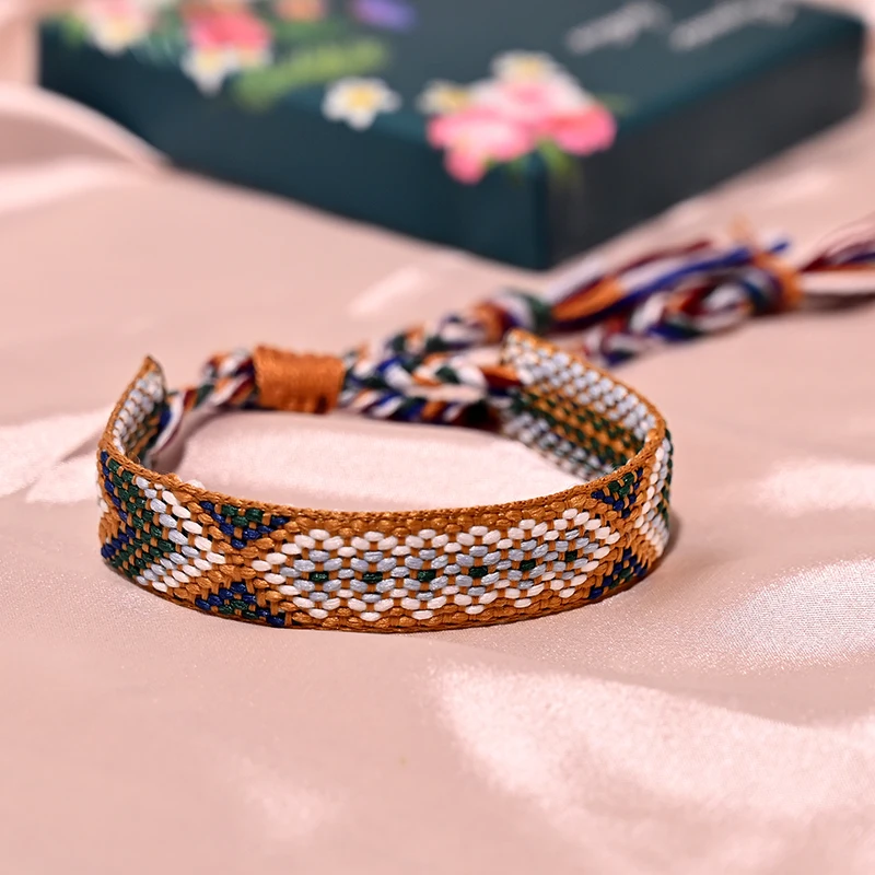 Bransoletka boho z frędzlami z bawełnianego sznurka 22ky0503 1
