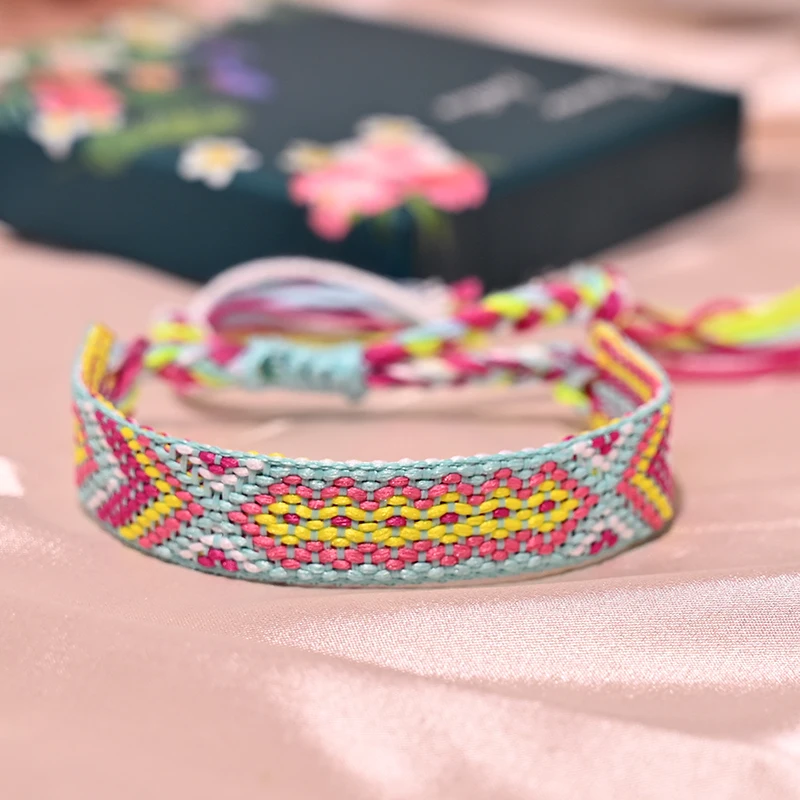 Bransoletka boho z frędzlami z bawełnianego sznurka 22ky0503 4