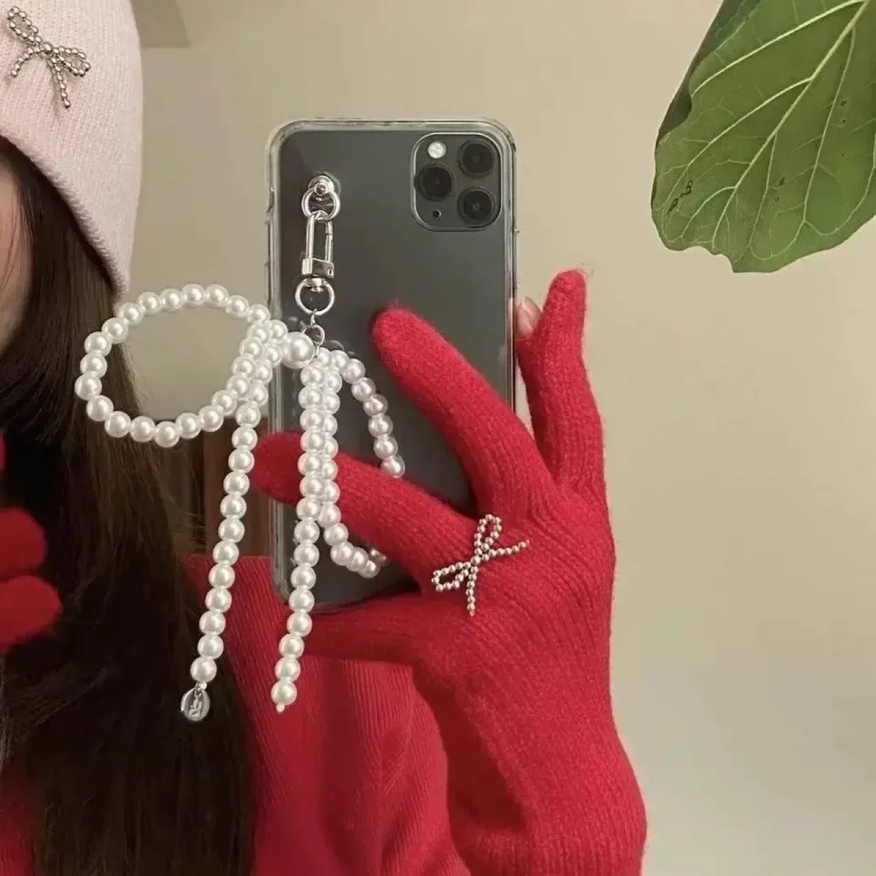 Breloczek do kluczy z perłą i kokardką Y2K koreański styl Czarny