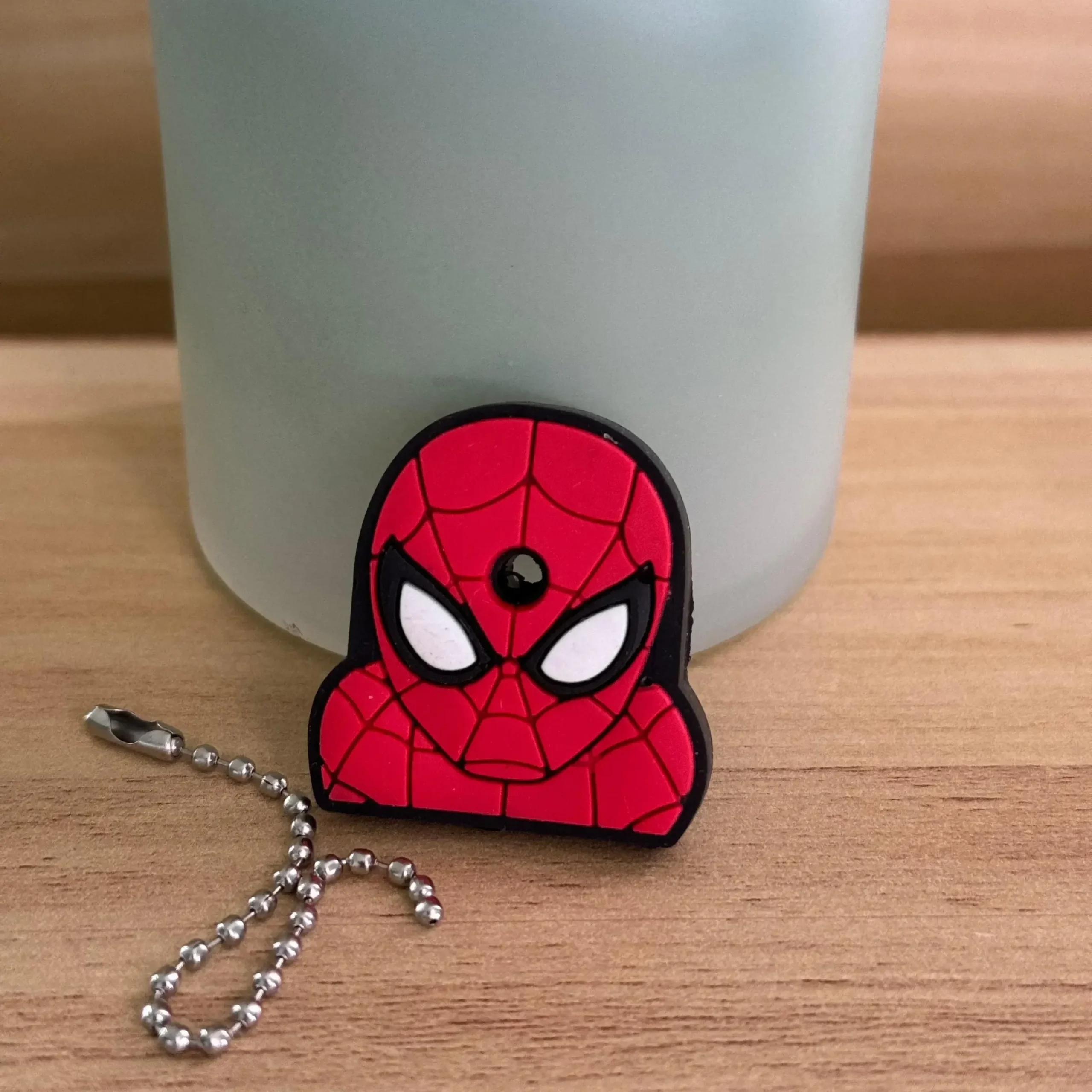Breloczki z postaciami z bajek - Stitch, Minnie, kot, Spider-Man T47t