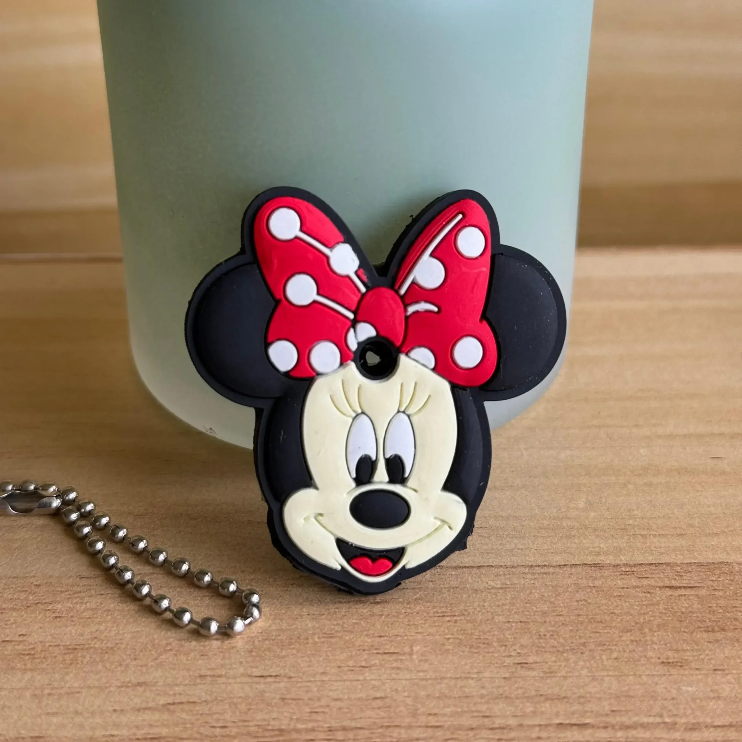 Breloczki z postaciami z bajek - Stitch, Minnie, kot, Spider-Man T5t
