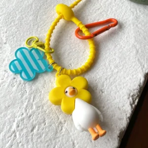 Brelok z żółtą kaczuszką — wisiorek do kluczy w stylu kawaii żółty