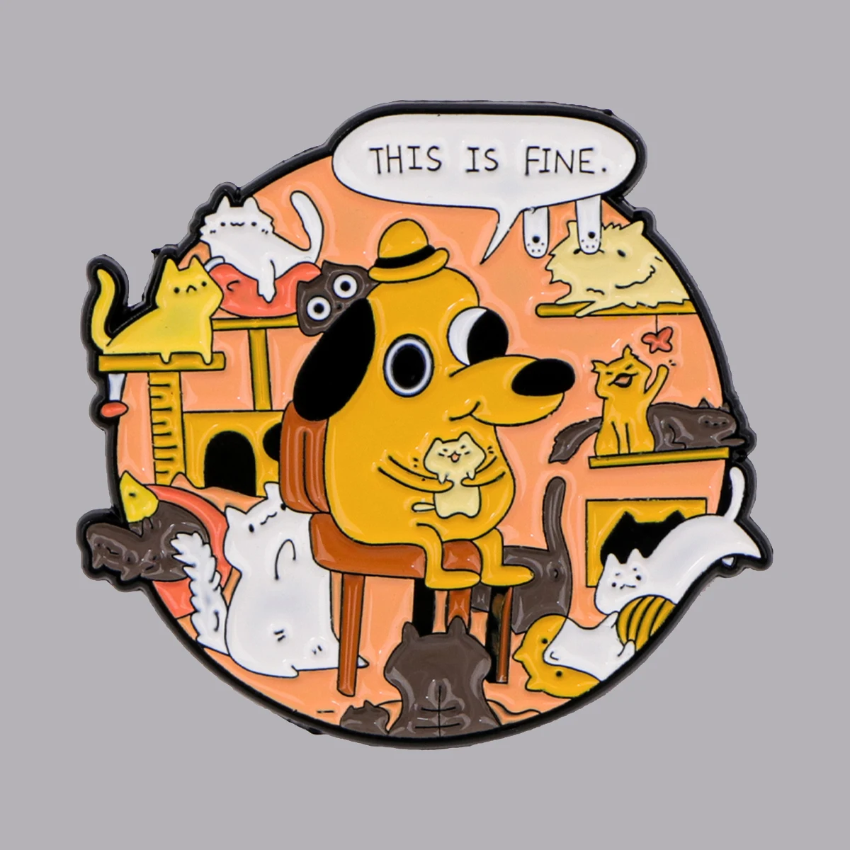 Broszka emaliowana pies This Is Fine -- śmieszny pin na klapę Wielo