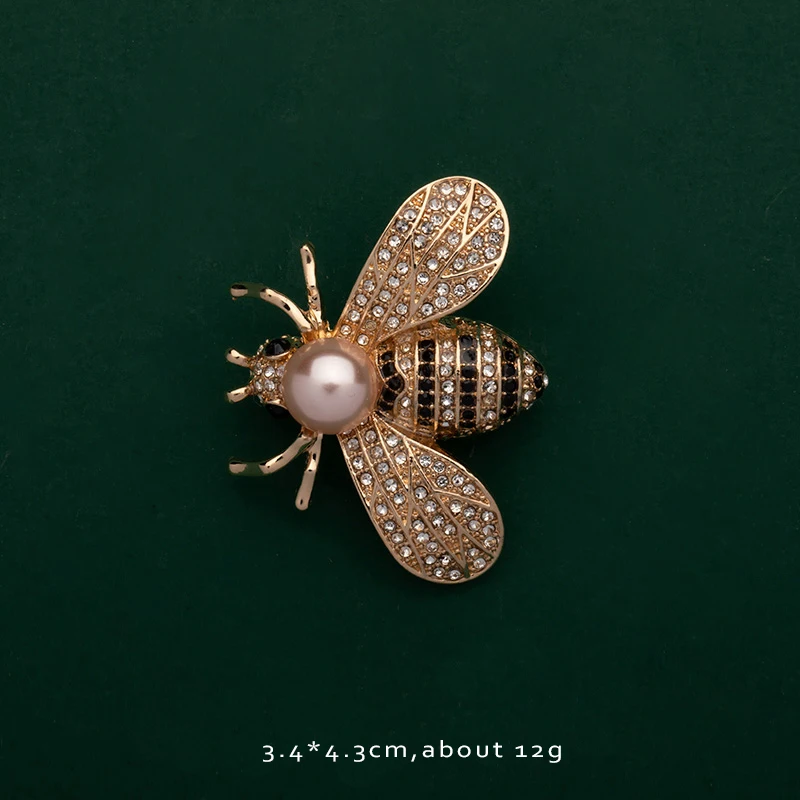 Broszki przypinki – owoce, rośliny i zwierzęta Bee