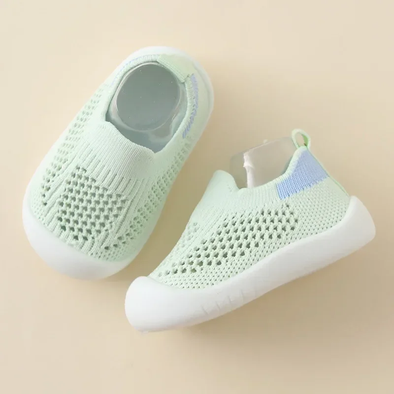 Buty dziecięce oddychające dzianinowe wsuwane na lato F19670g
