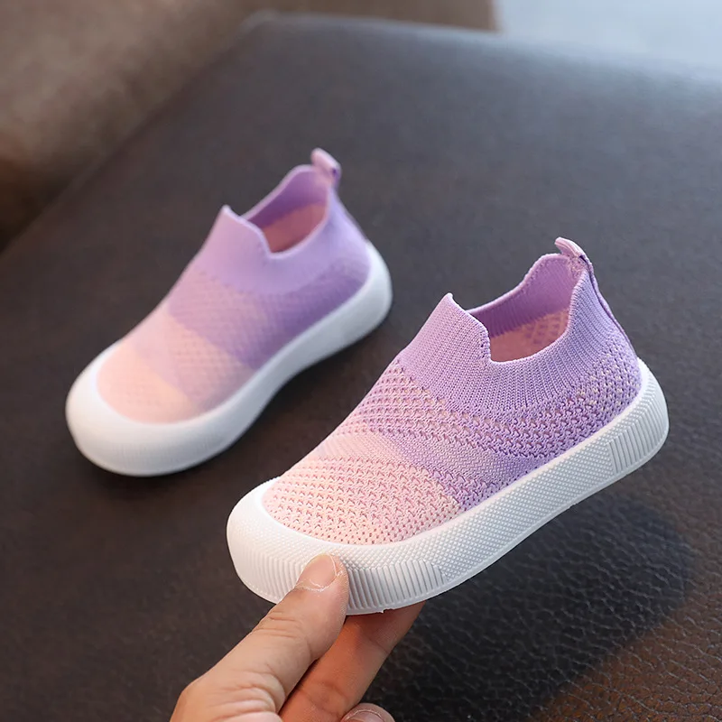Buty dziecięce wsuwane z oddychającej siateczki Fioletowy