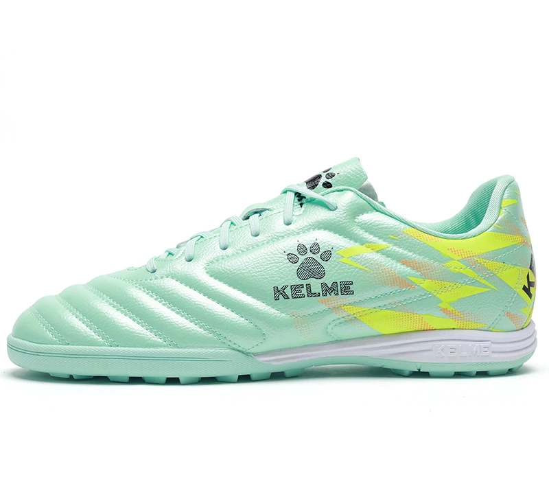 Buty piłkarskie Kelme z antypoślizgową podeszwą TF Zielony