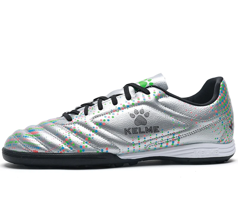 Buty piłkarskie Kelme z antypoślizgową podeszwą TF Silvery