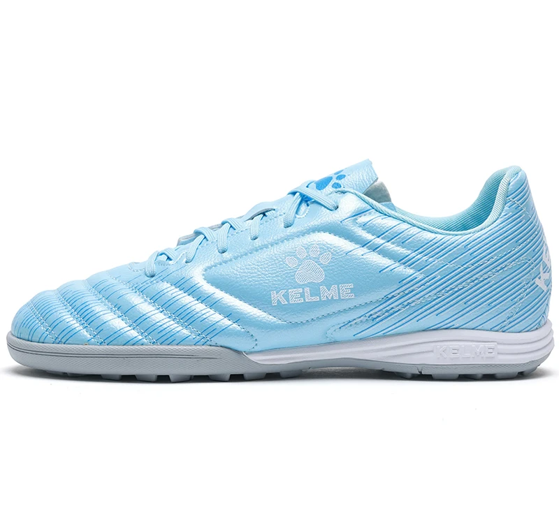 Buty piłkarskie Kelme z antypoślizgową podeszwą TF Błękitny