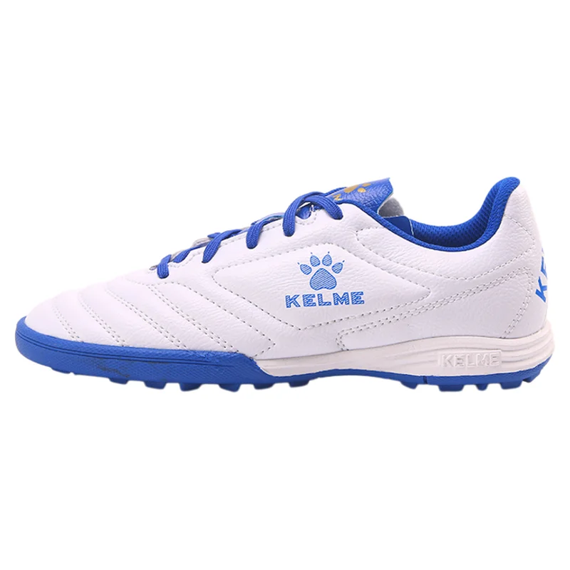 Buty piłkarskie Kelme z antypoślizgową podeszwą TF Biały