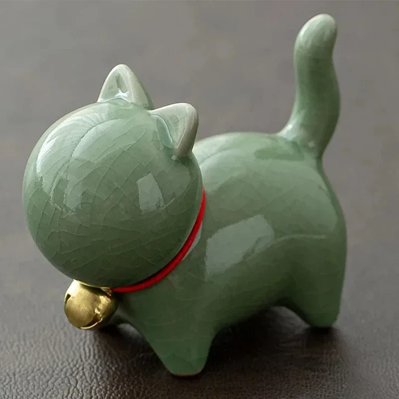 Ceramiczna figurka kota do herbaty - zwierzątko herbaciane Zielony
