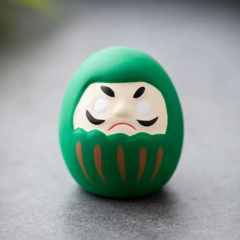 Ceramiczna lalka Daruma – japońska figurka na szczęście śliwka